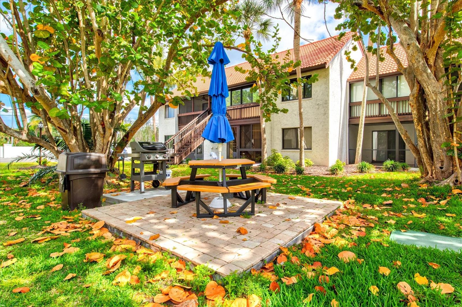 Image 42 of 100 For 1654 Stickney Point Road 54-201