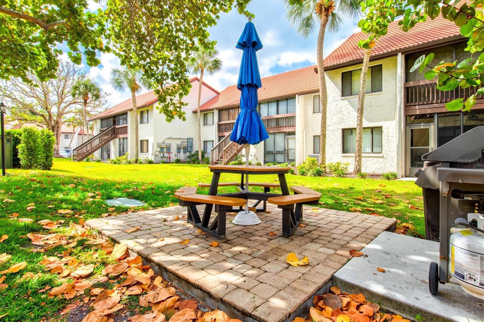 Image 44 of 100 For 1654 Stickney Point Road 54-201