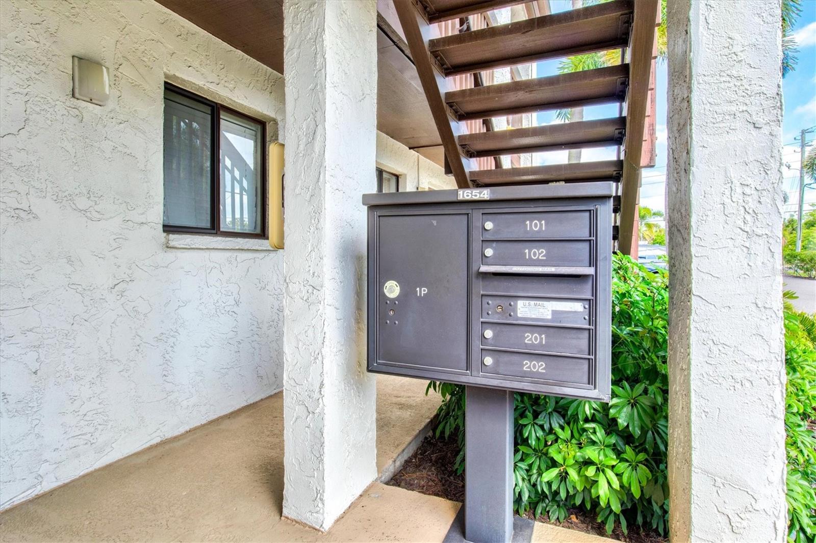 Image 5 of 100 For 1654 Stickney Point Road 54-201