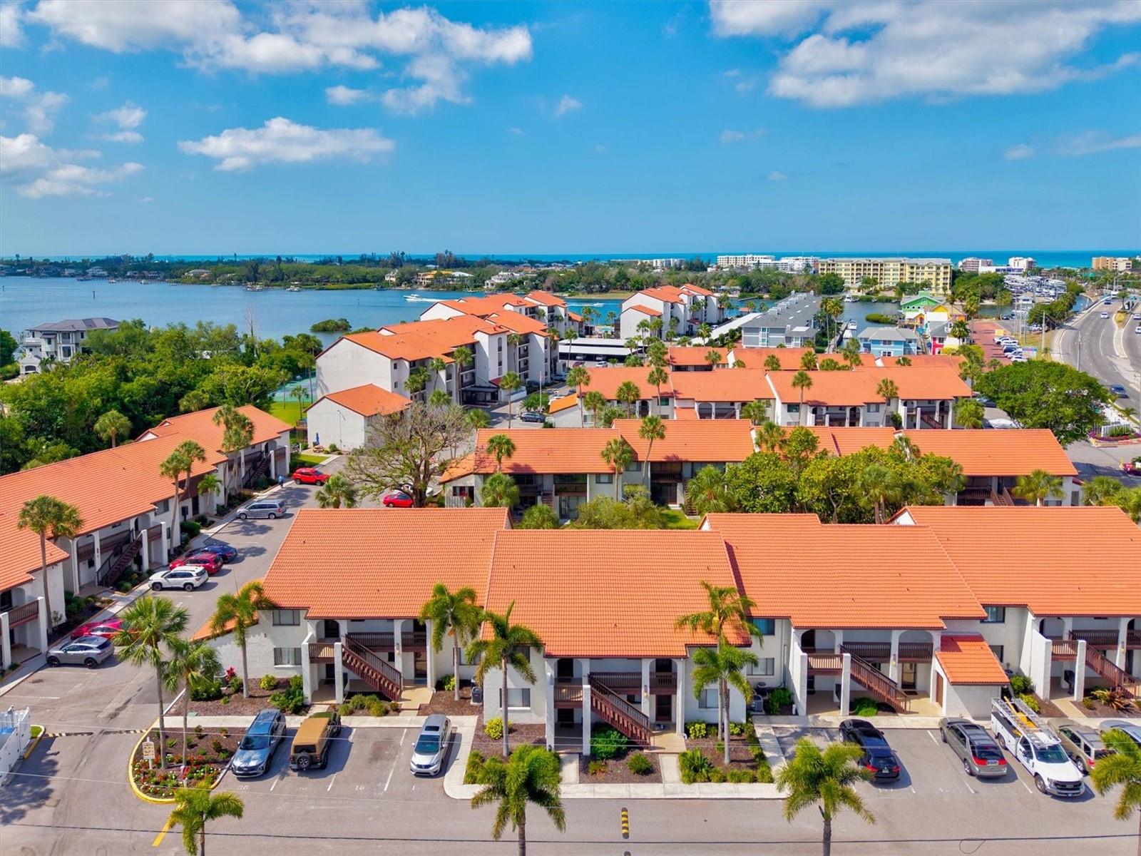 Image 50 of 100 For 1654 Stickney Point Road 54-201