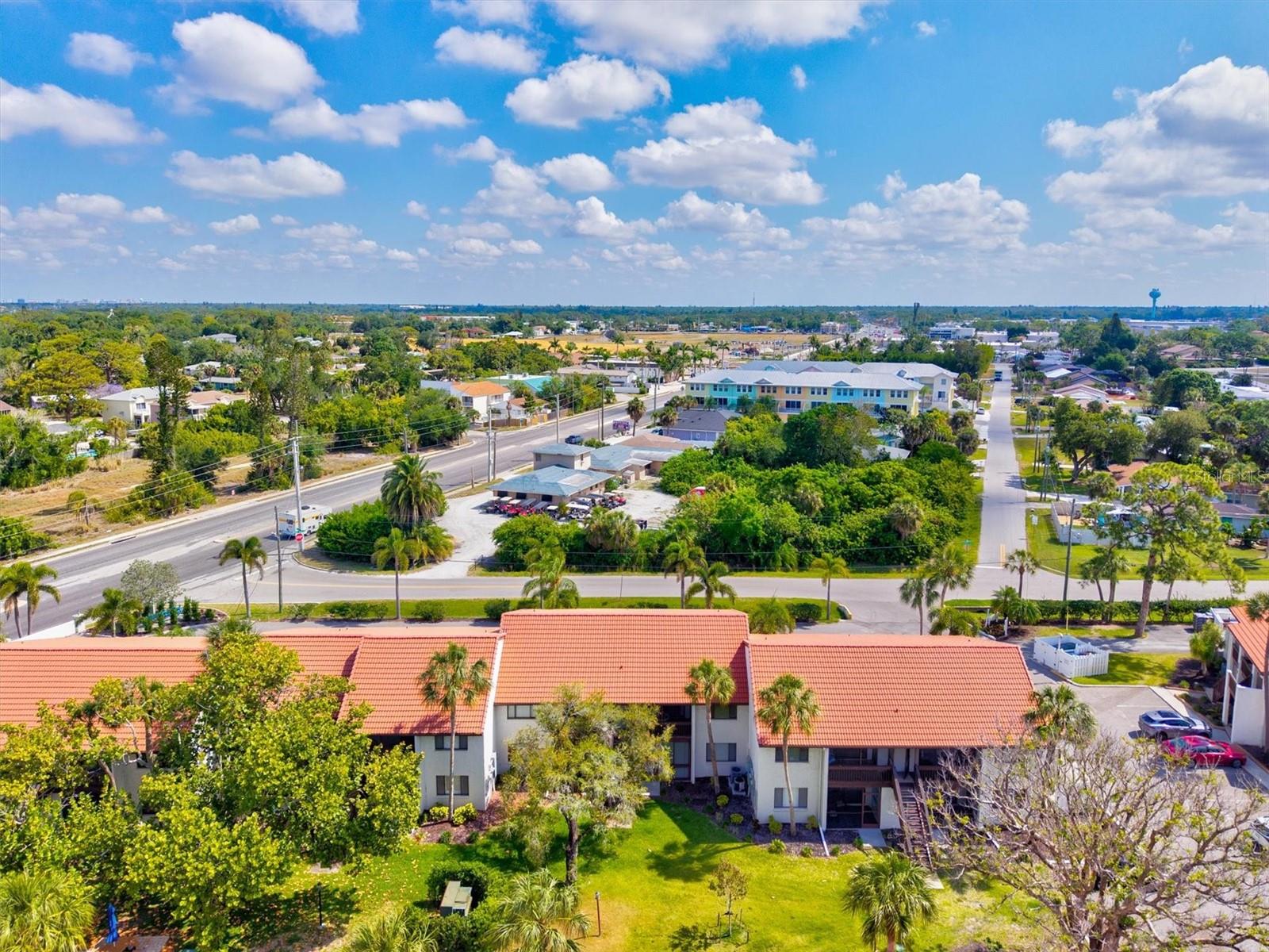 Image 52 of 100 For 1654 Stickney Point Road 54-201