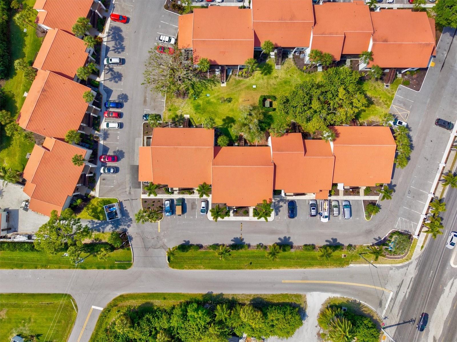 Image 55 of 100 For 1654 Stickney Point Road 54-201