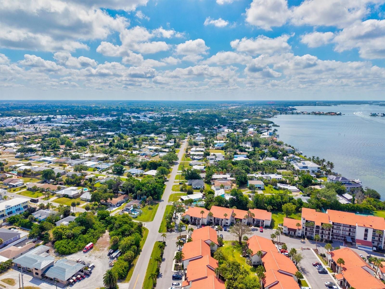 Image 58 of 100 For 1654 Stickney Point Road 54-201