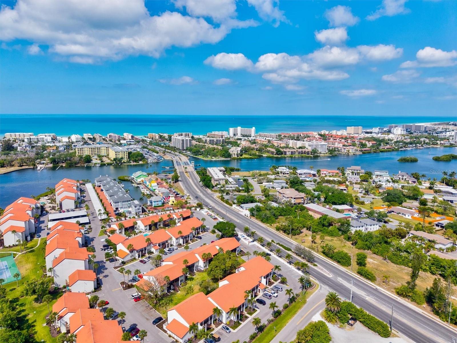 Image 61 of 100 For 1654 Stickney Point Road 54-201