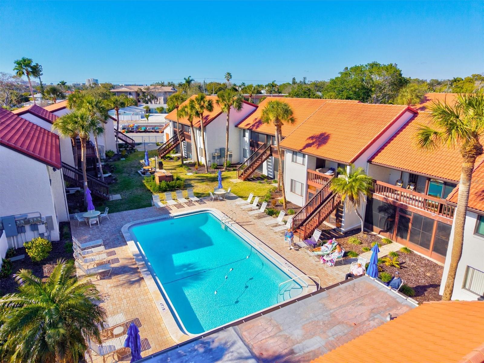 Image 67 of 100 For 1654 Stickney Point Road 54-201