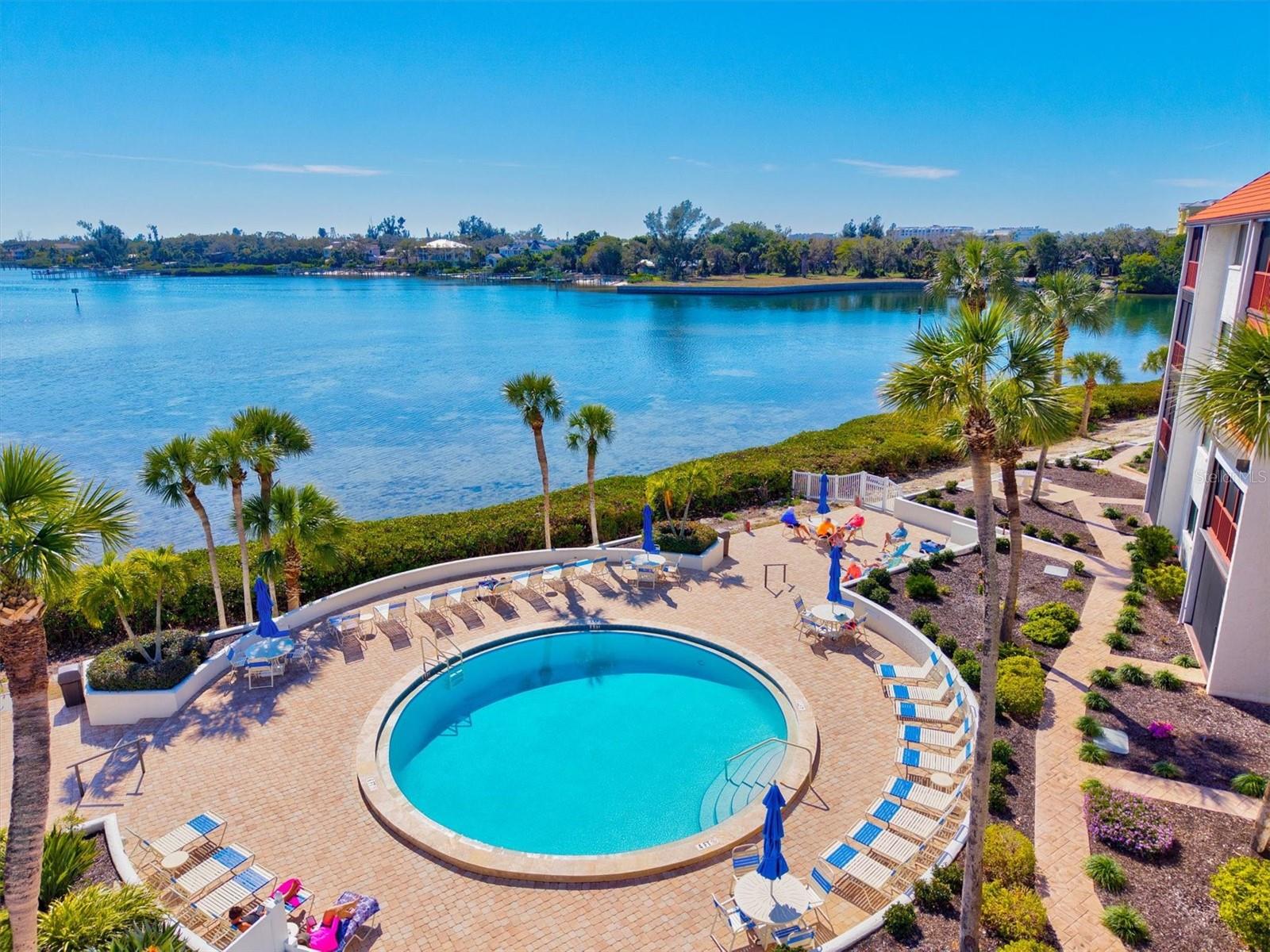 Image 71 of 100 For 1654 Stickney Point Road 54-201