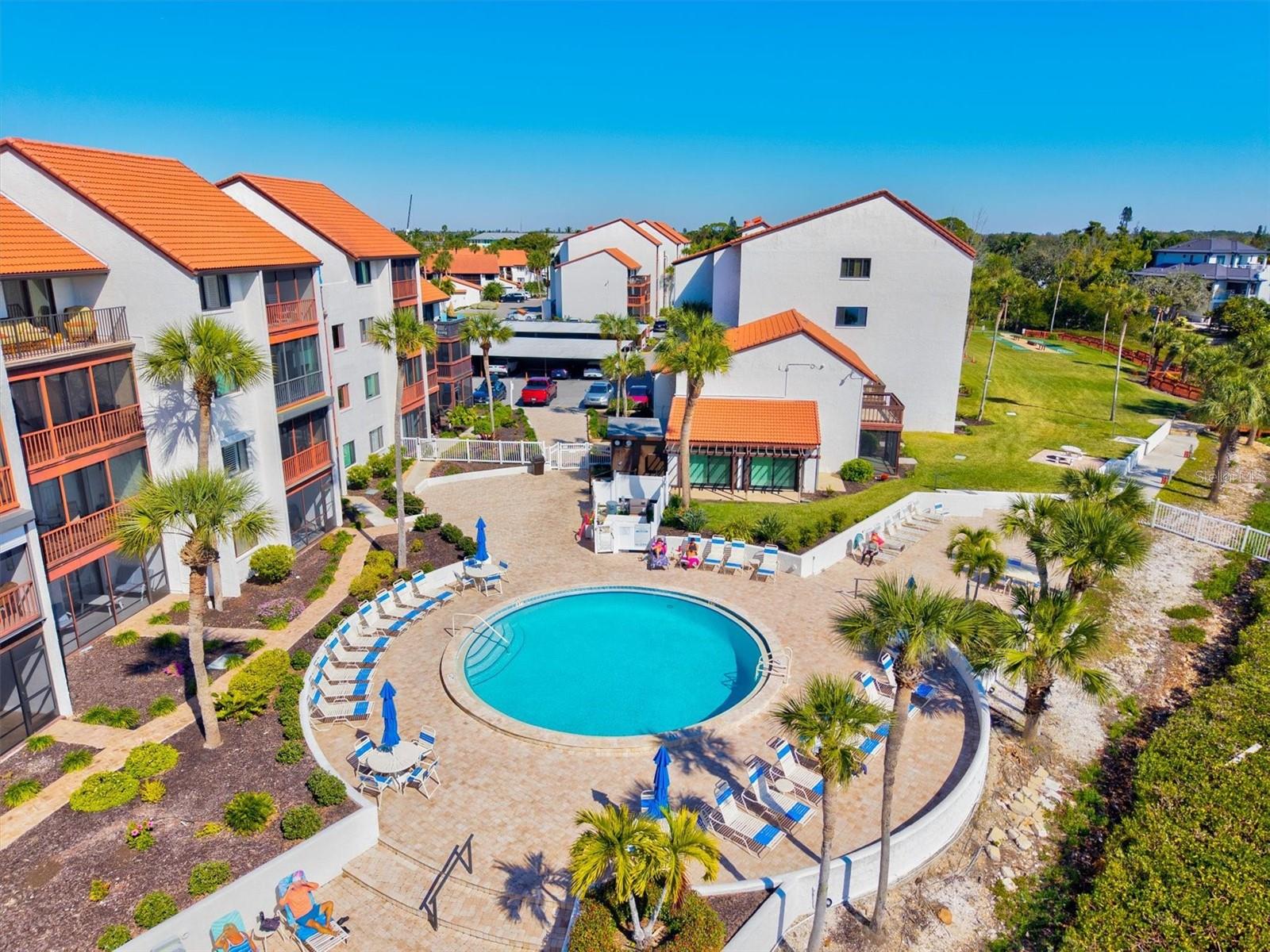 Image 72 of 100 For 1654 Stickney Point Road 54-201