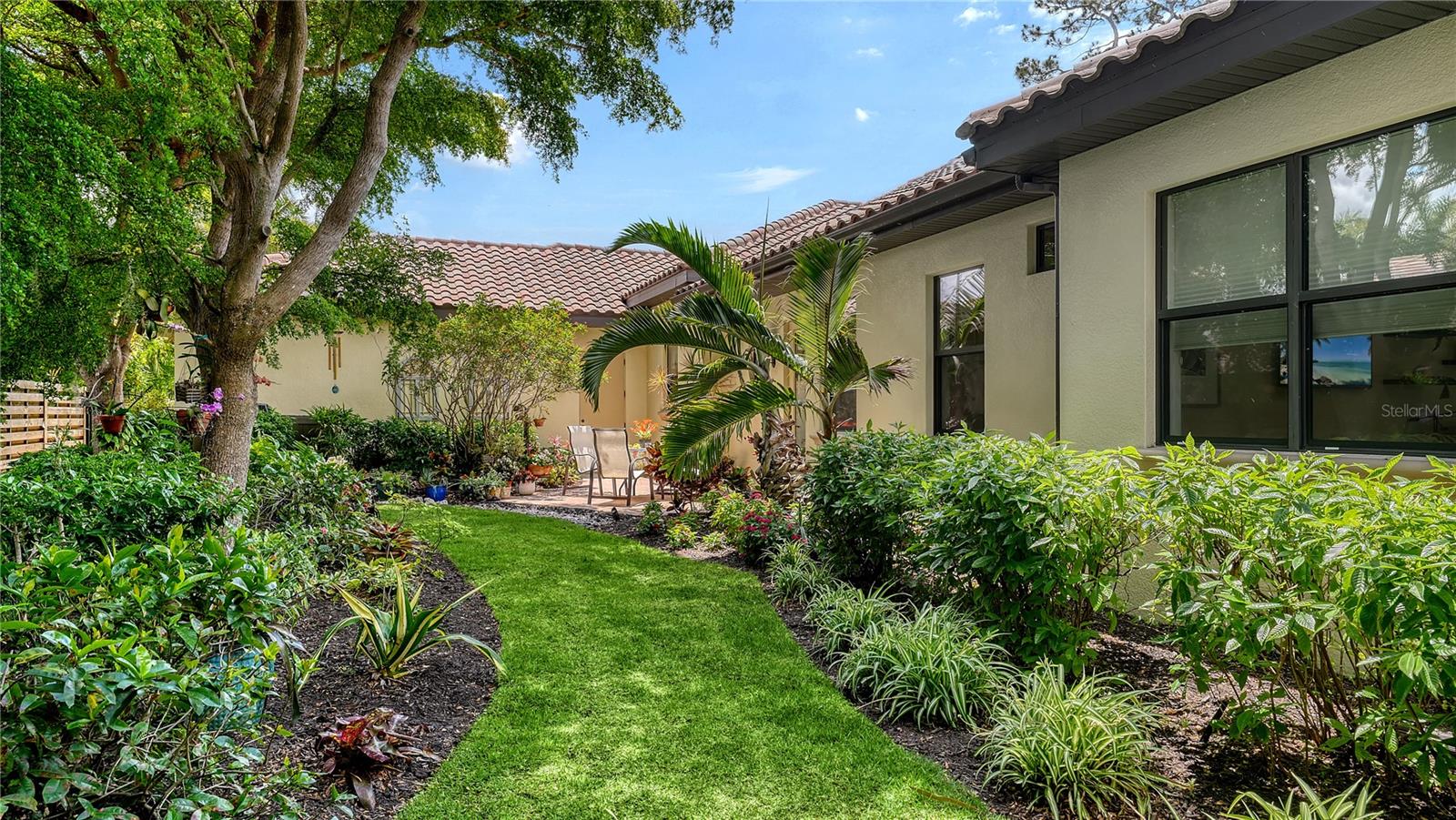 Image 35 of 50 For 1885 Clematis Street