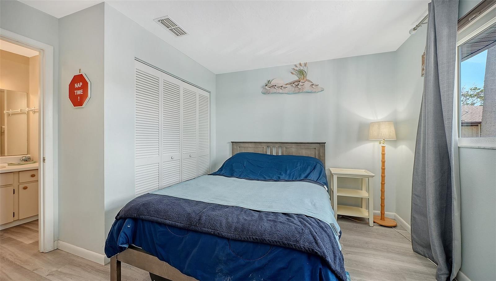 Image 18 of 53 For 6921 Holmes Boulevard