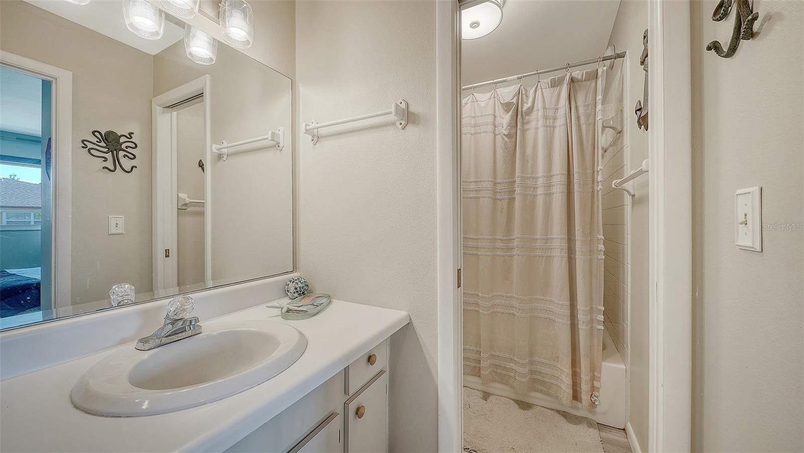 Image 19 of 53 For 6921 Holmes Boulevard