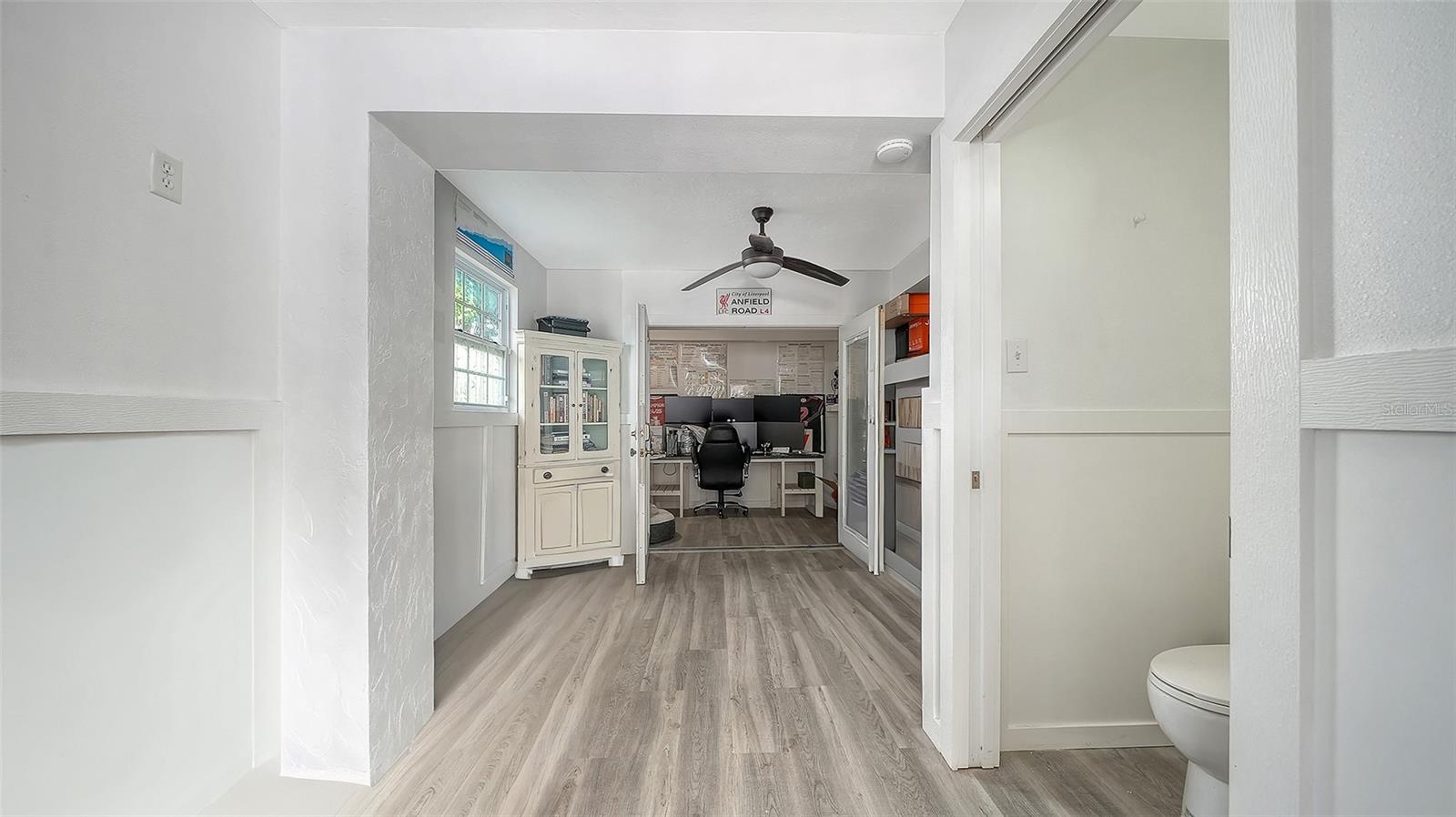 Image 26 of 53 For 6921 Holmes Boulevard