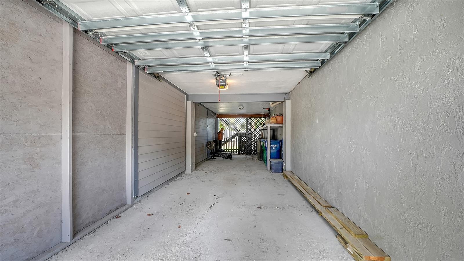 Image 29 of 53 For 6921 Holmes Boulevard