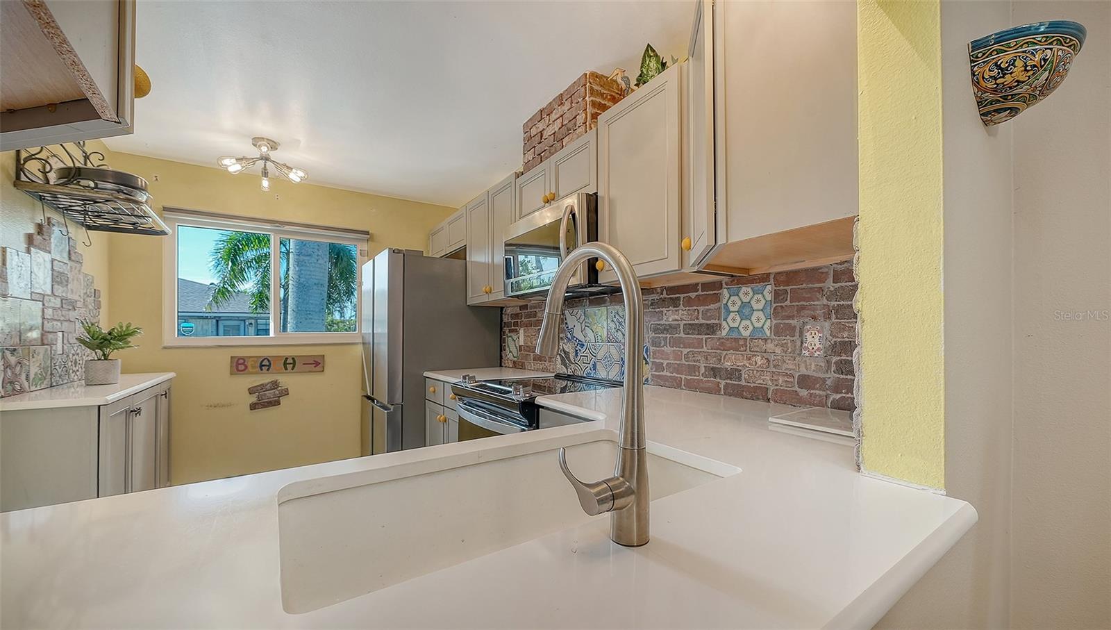 Image 9 of 53 For 6921 Holmes Boulevard