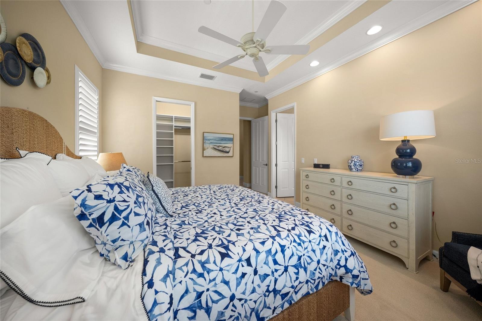 Image 16 of 59 For 229 Sapphire Lake Drive 201