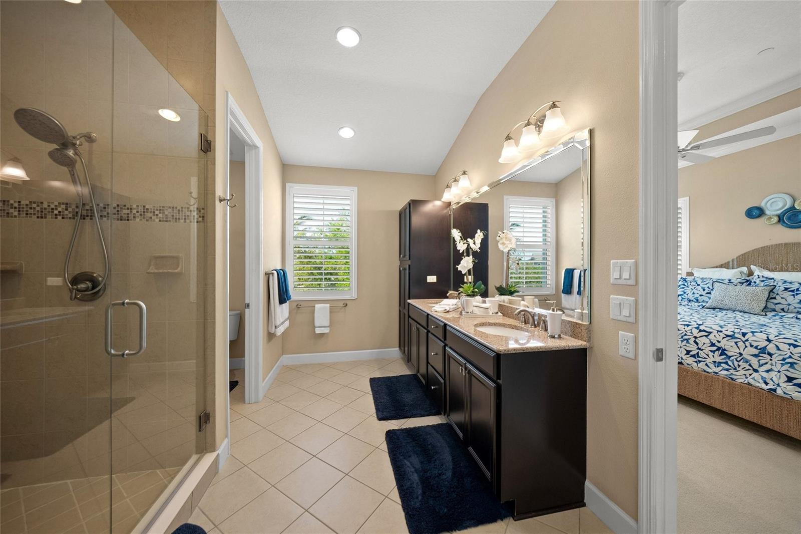 Image 18 of 59 For 229 Sapphire Lake Drive 201