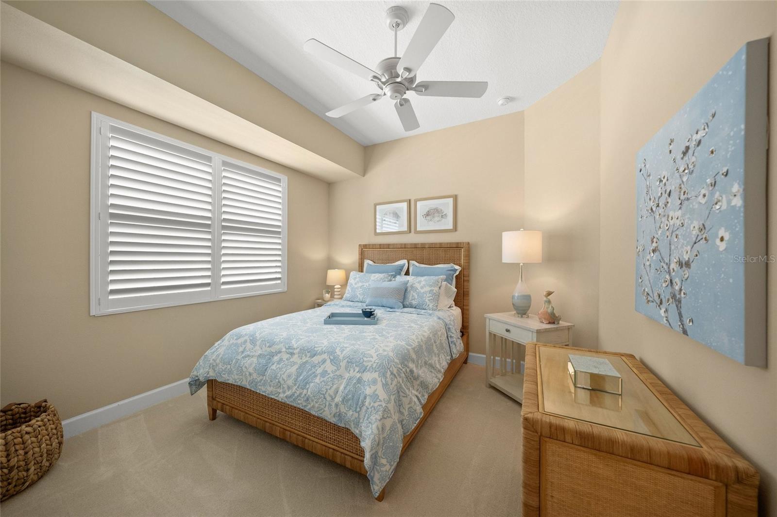 Image 20 of 59 For 229 Sapphire Lake Drive 201