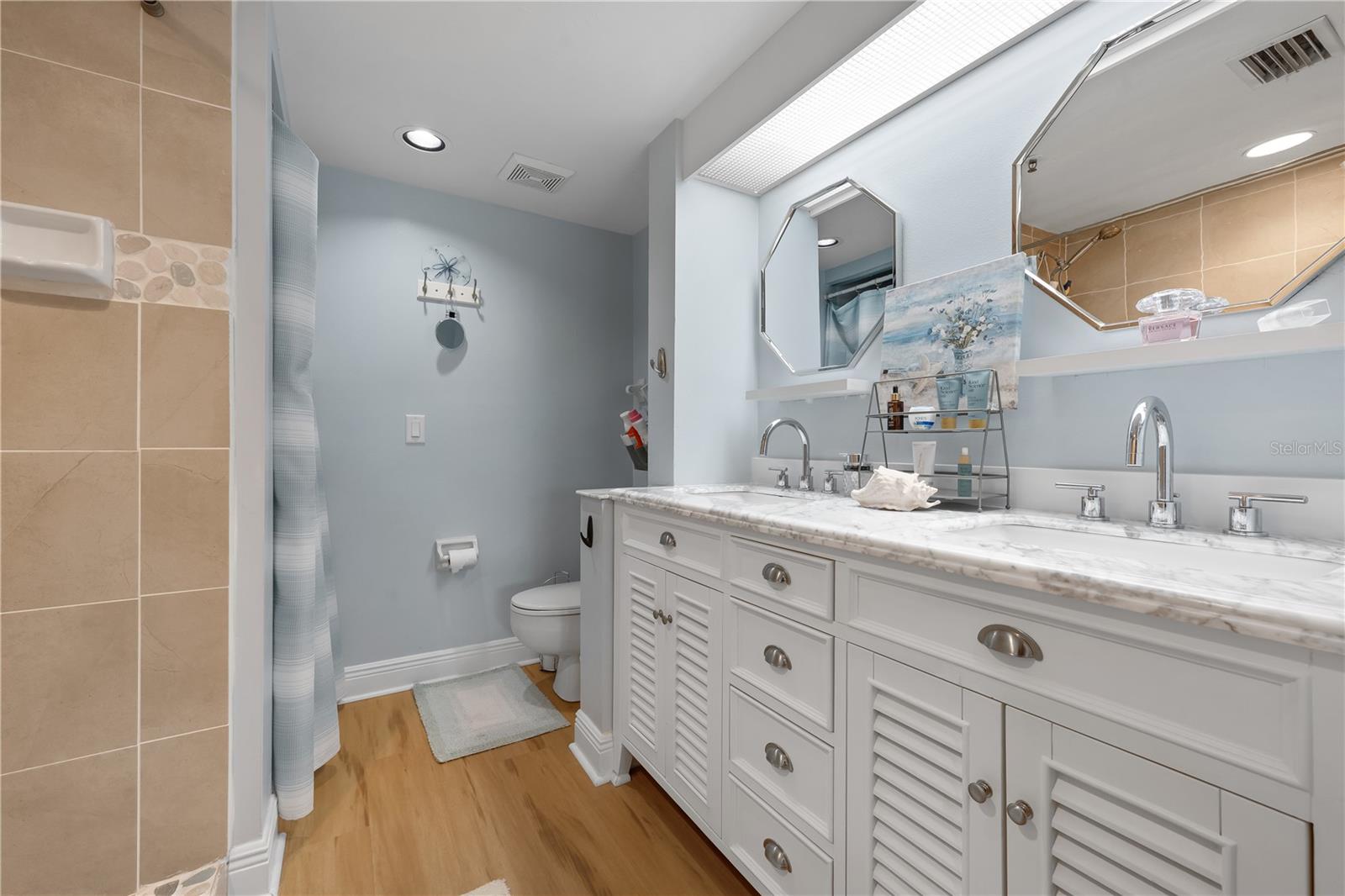 Image 20 of 38 For 1015 Wexford Boulevard 1015