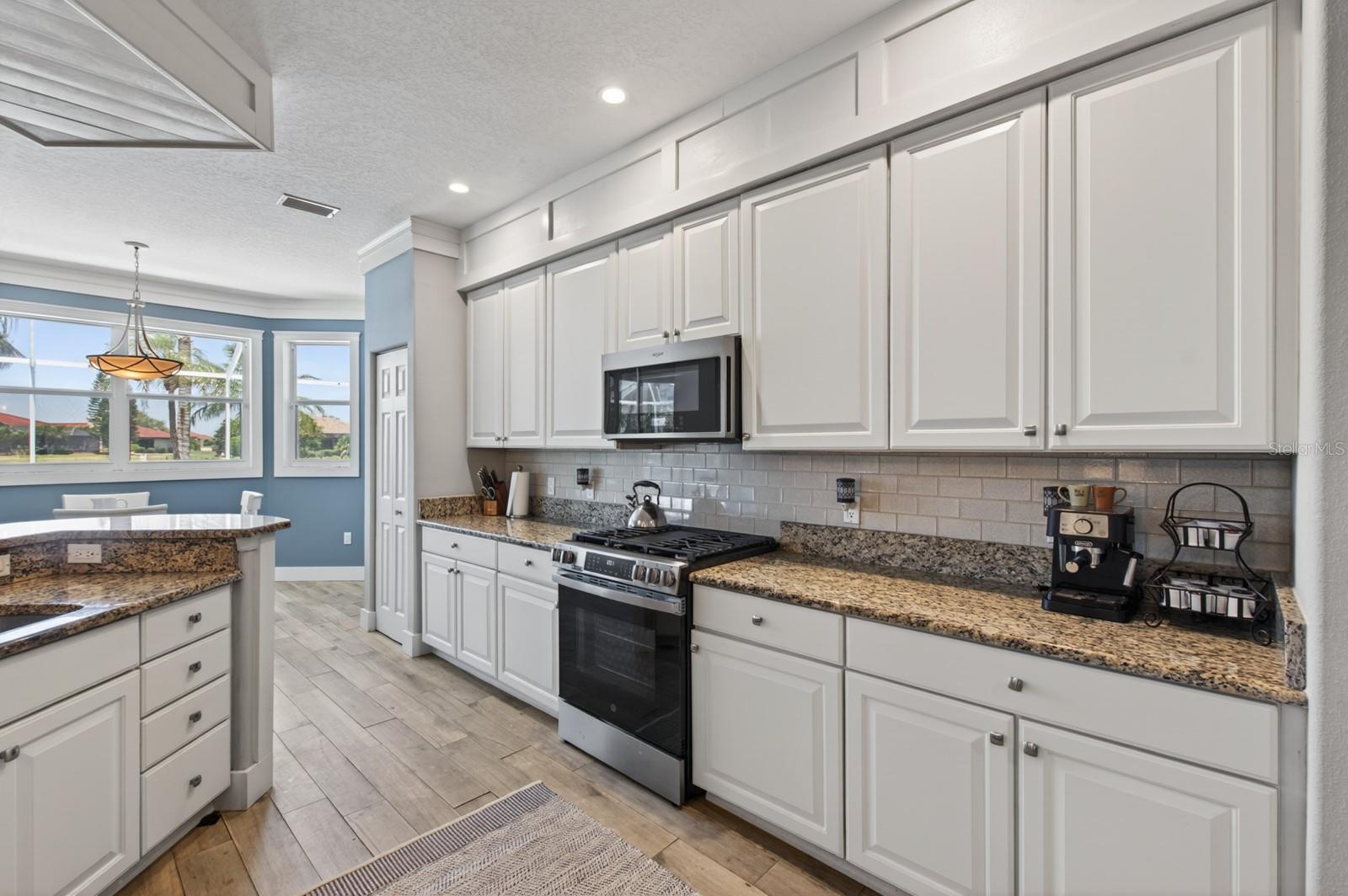 Image 17 of 79 For 6119 9th Avenue Circle Ne