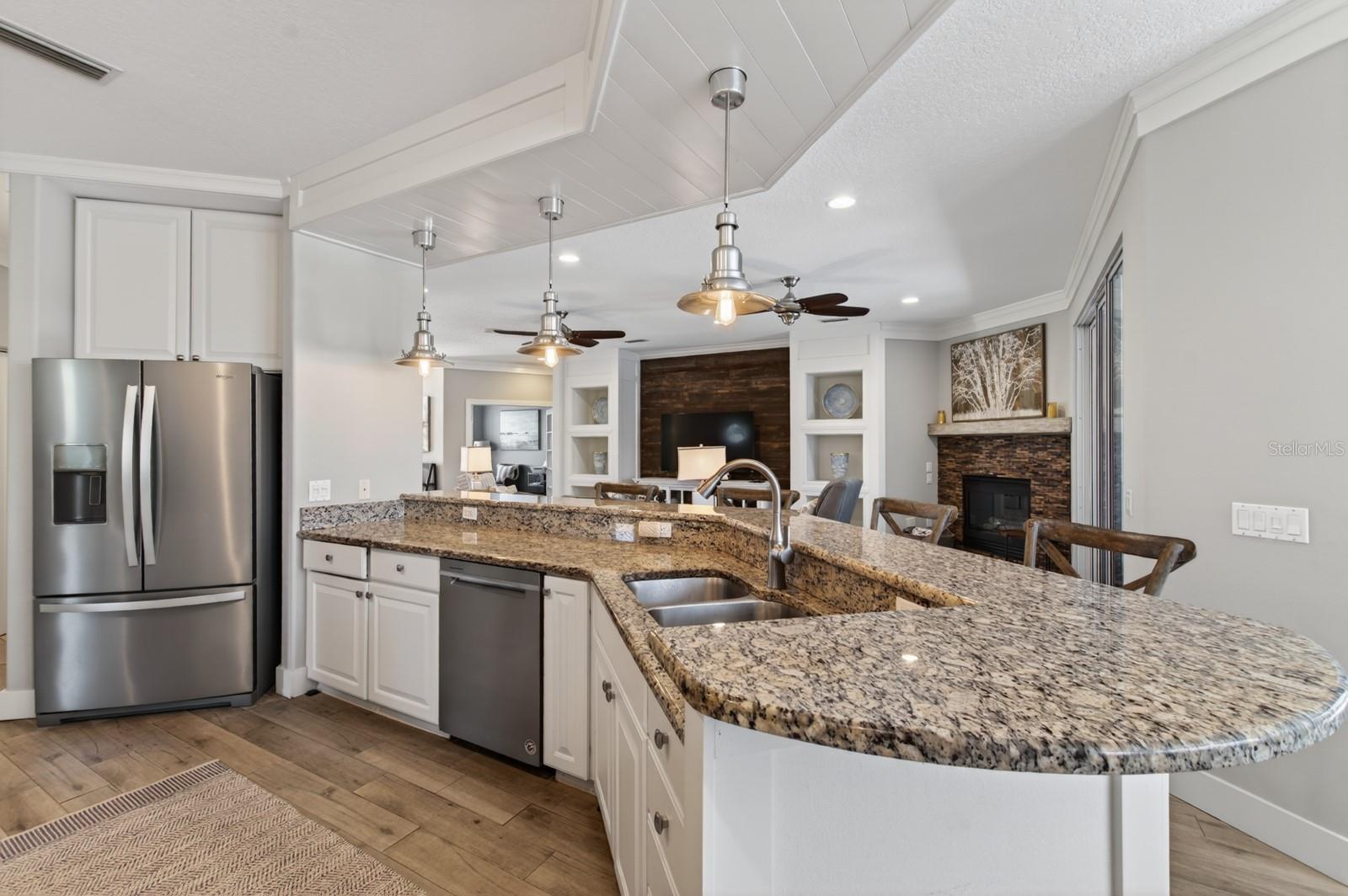Image 19 of 79 For 6119 9th Avenue Circle Ne
