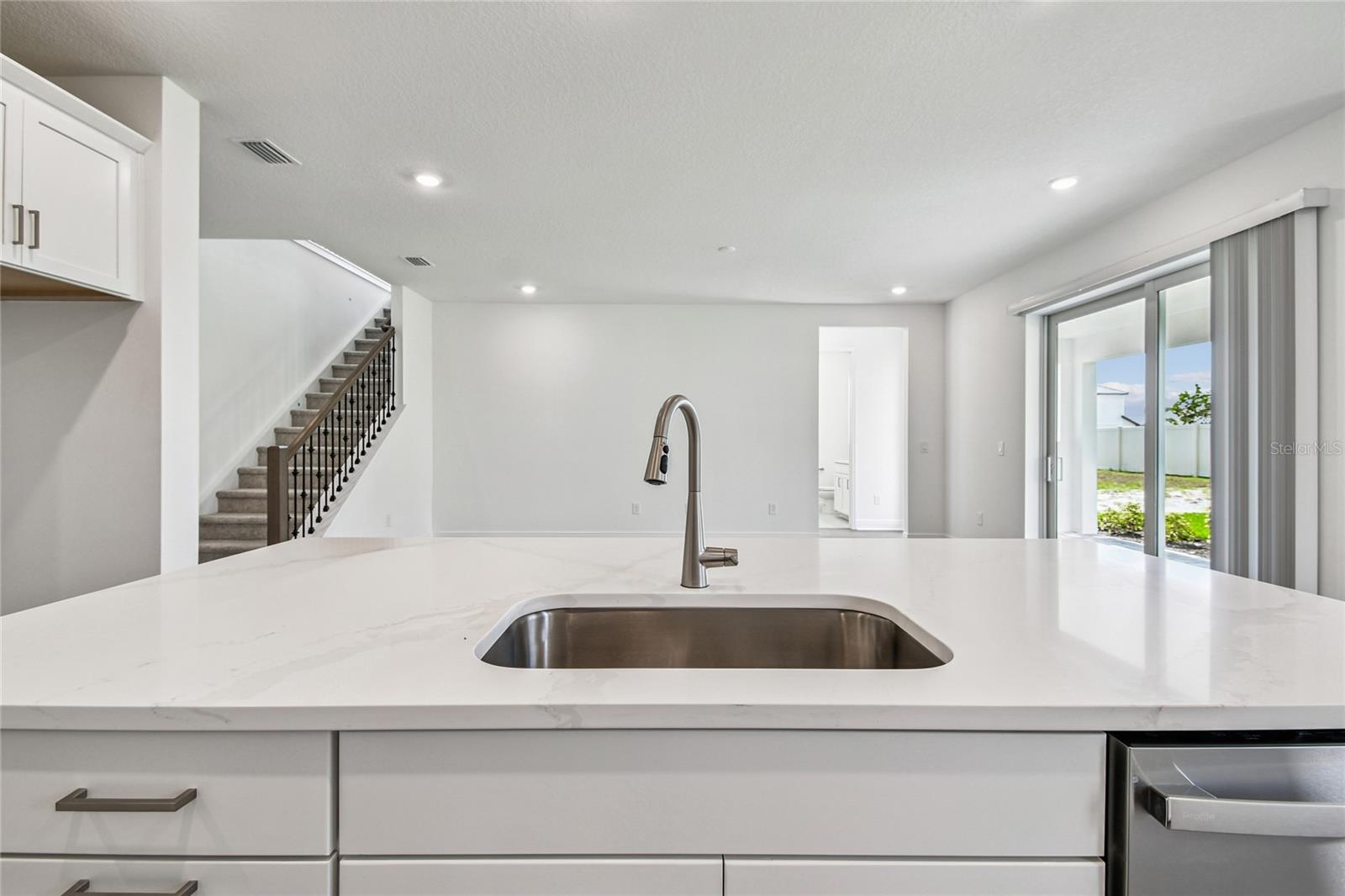 Image 18 of 39 For 7579 Seahawk Avenue