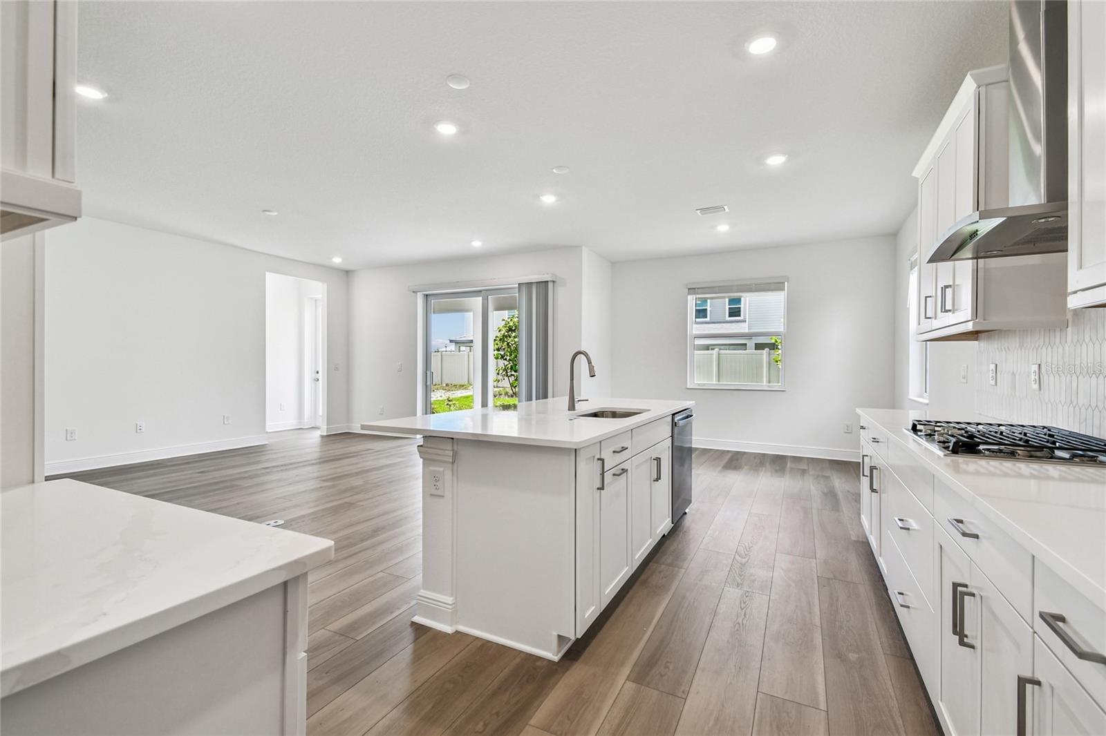 Image 19 of 39 For 7579 Seahawk Avenue
