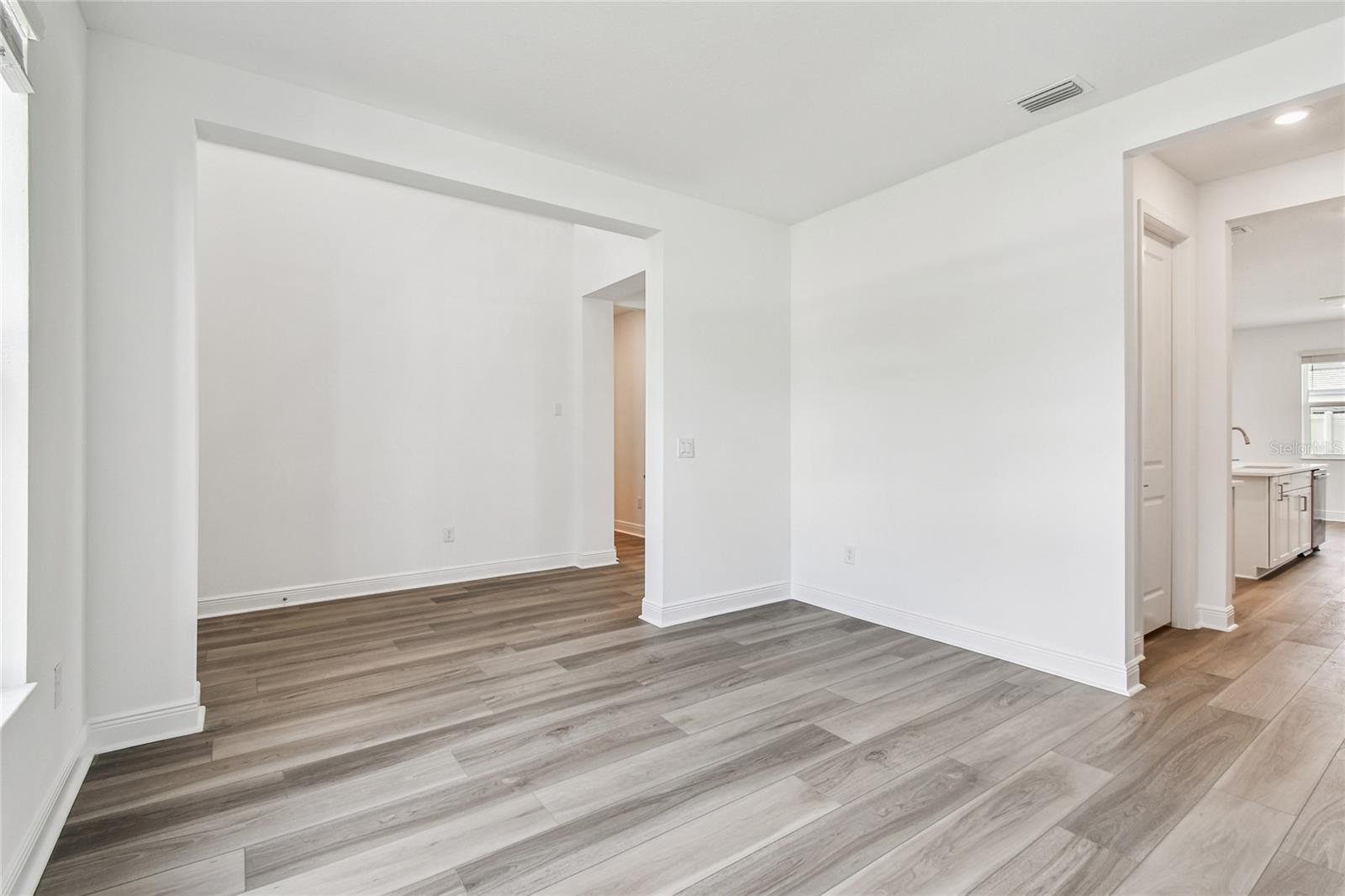 Image 5 of 39 For 7579 Seahawk Avenue