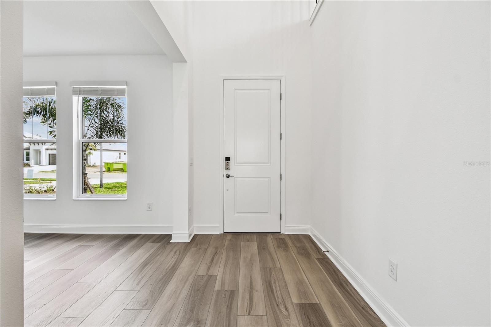 Image 7 of 39 For 7579 Seahawk Avenue