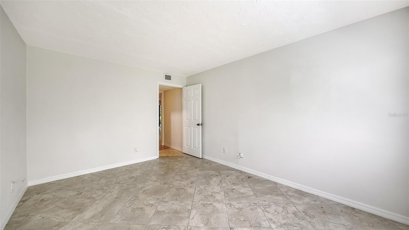 Image 19 of 57 For 1720 Glenhouse Drive 326