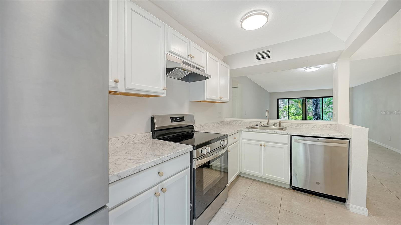 Image 5 of 57 For 1720 Glenhouse Drive 326