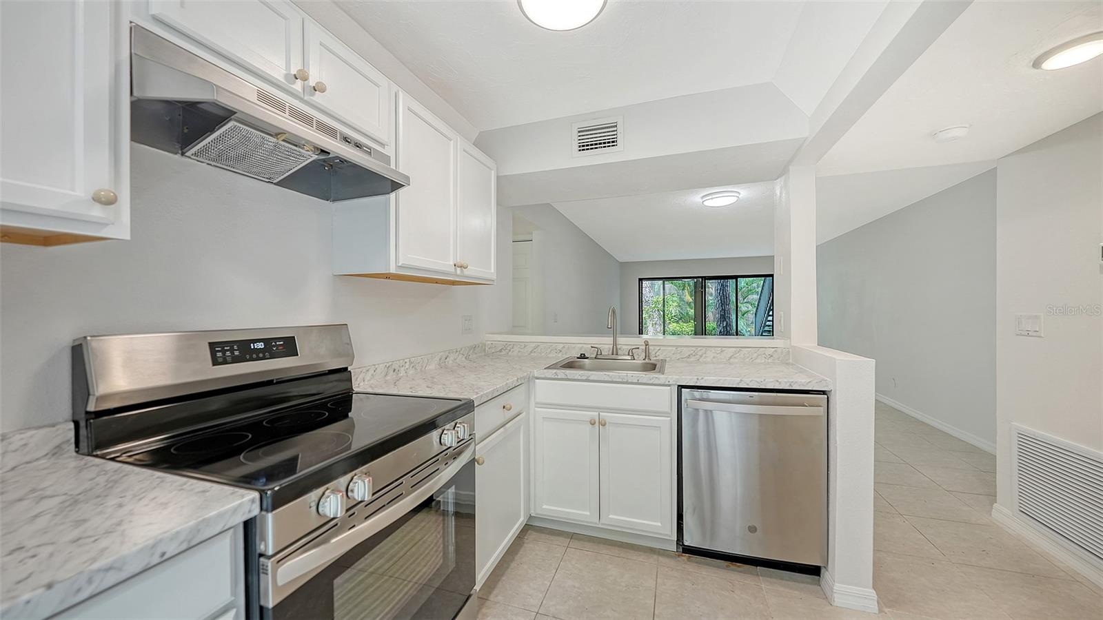 Image 6 of 57 For 1720 Glenhouse Drive 326