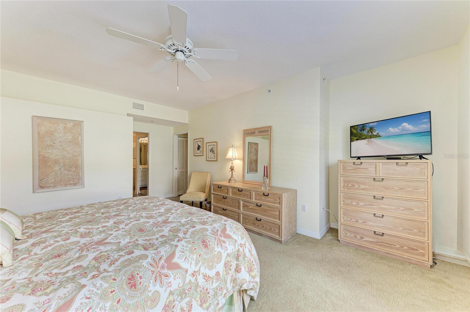 Image 19 of 51 For 6805 Fairview Terrace 23-101