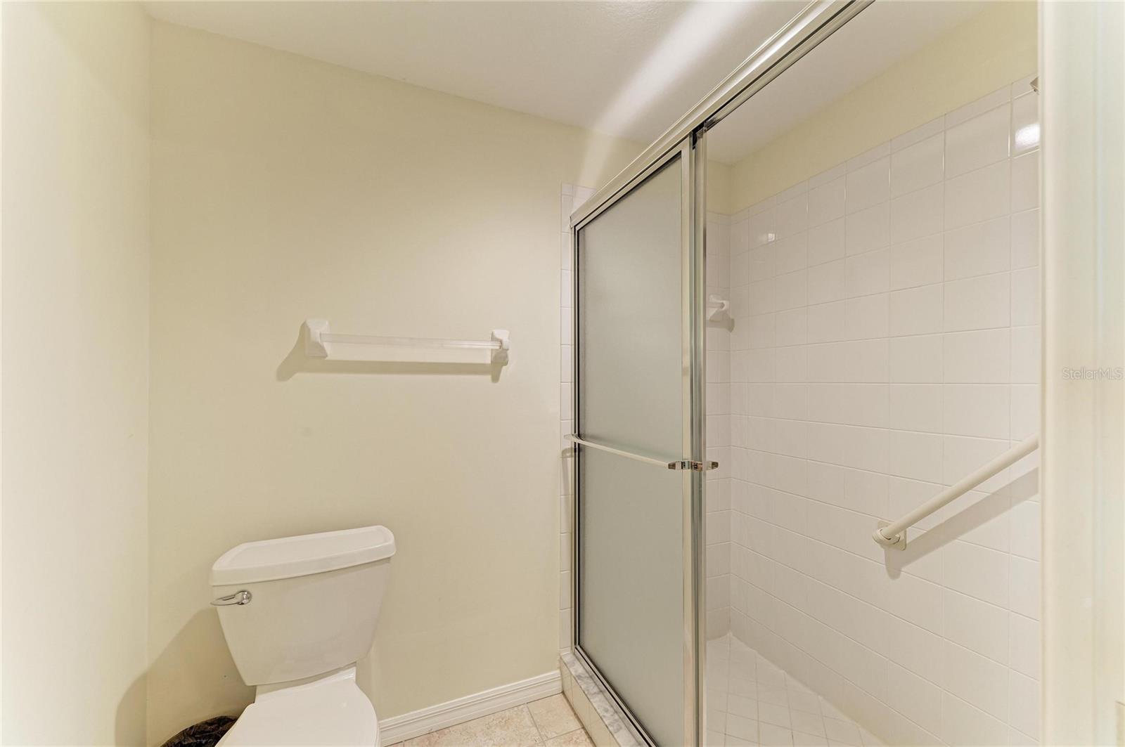 Image 25 of 51 For 6805 Fairview Terrace 23-101