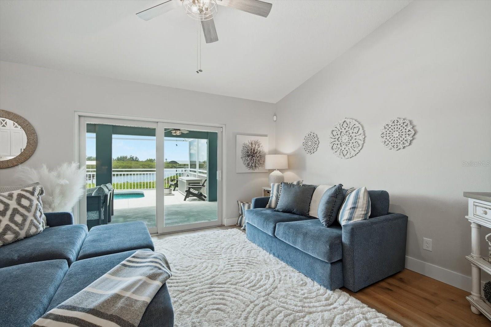 Image 22 of 68 For 4844 14th Avenue E