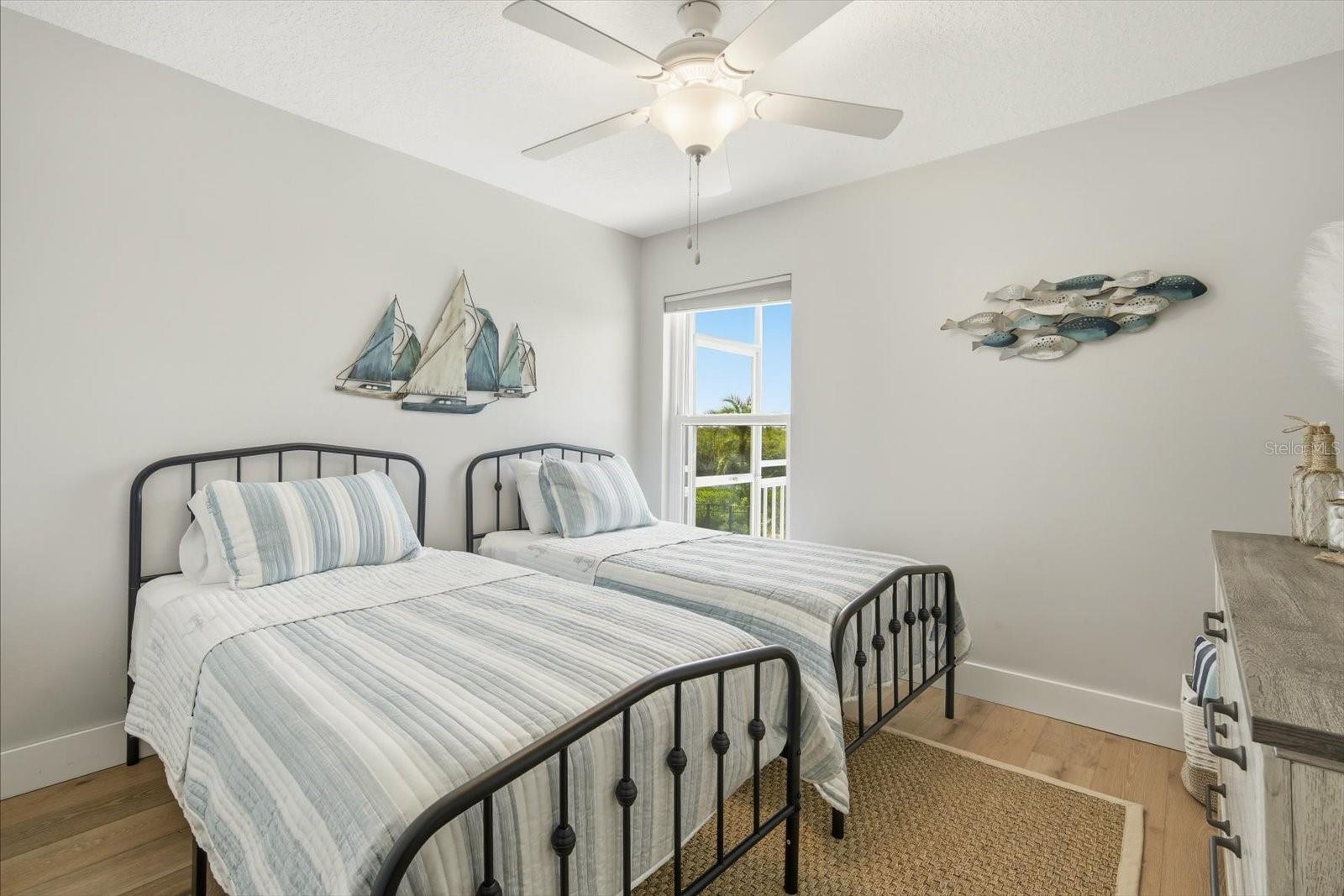 Image 38 of 68 For 4844 14th Avenue E