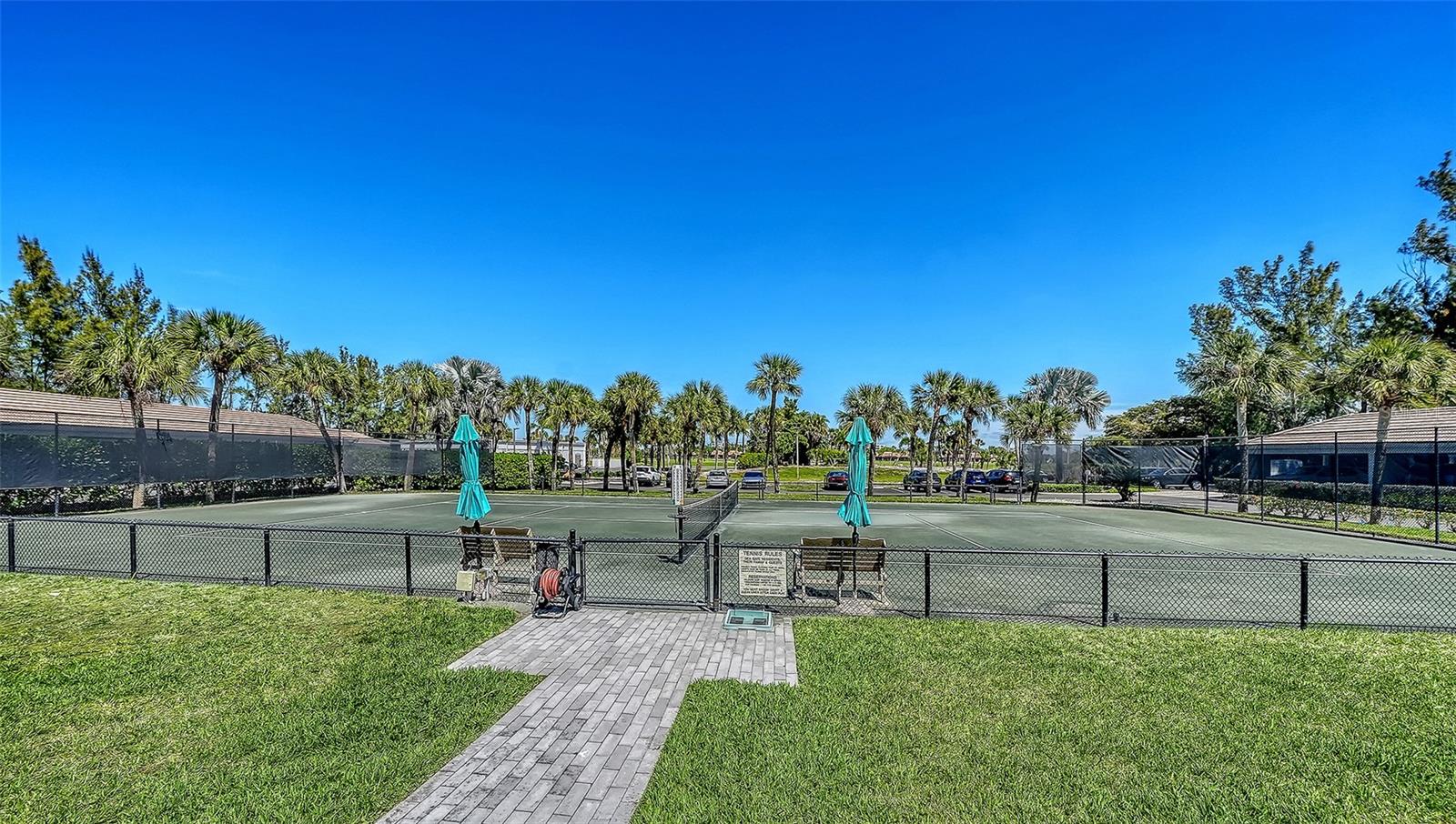 Image 29 of 31 For 2425 Gulf Of Mexico Drive 2e