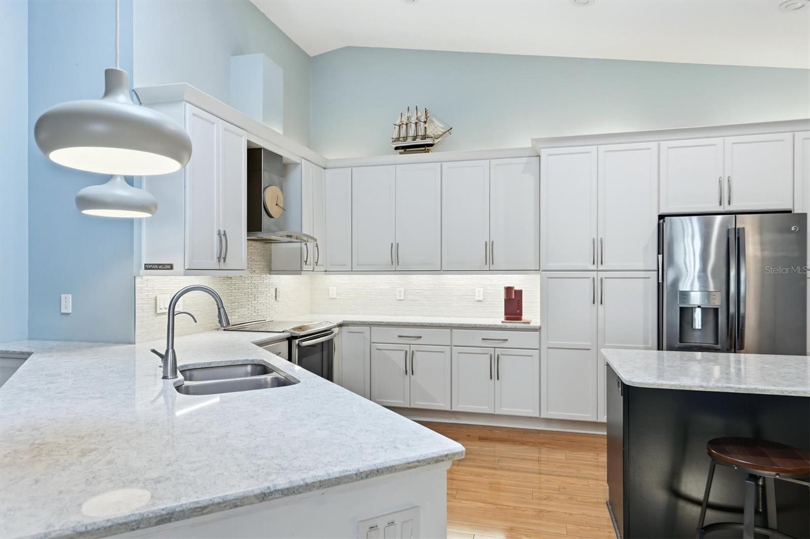 Listing photo id 8 for 5723 Garden Lakes Palm