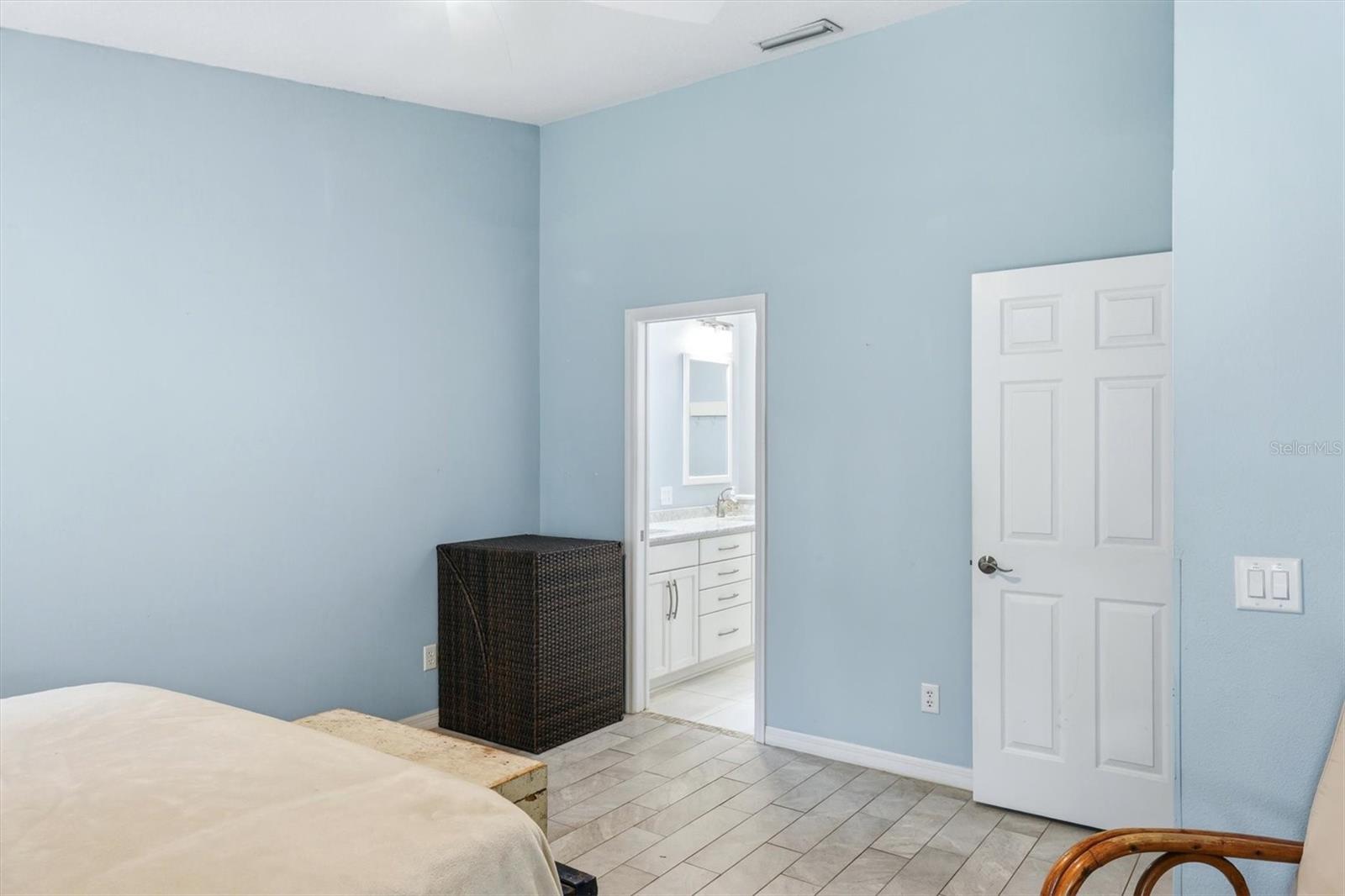 Listing photo id 12 for 5723 Garden Lakes Palm