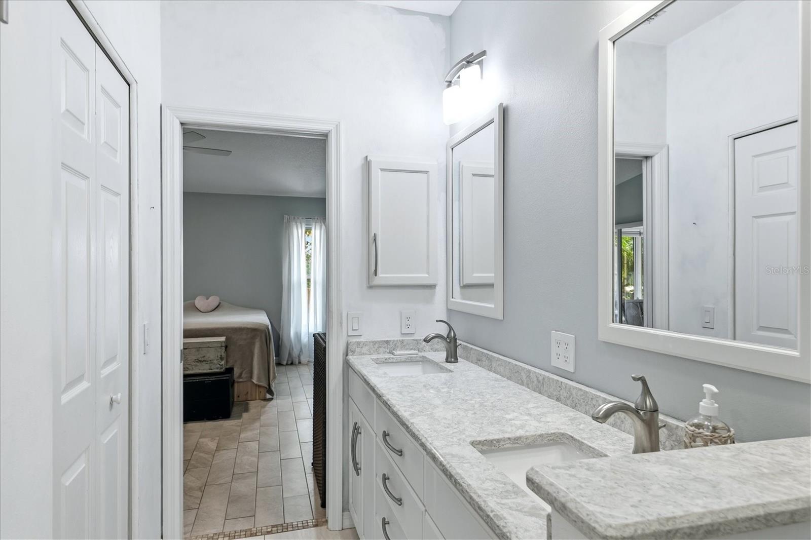 Listing photo id 15 for 5723 Garden Lakes Palm