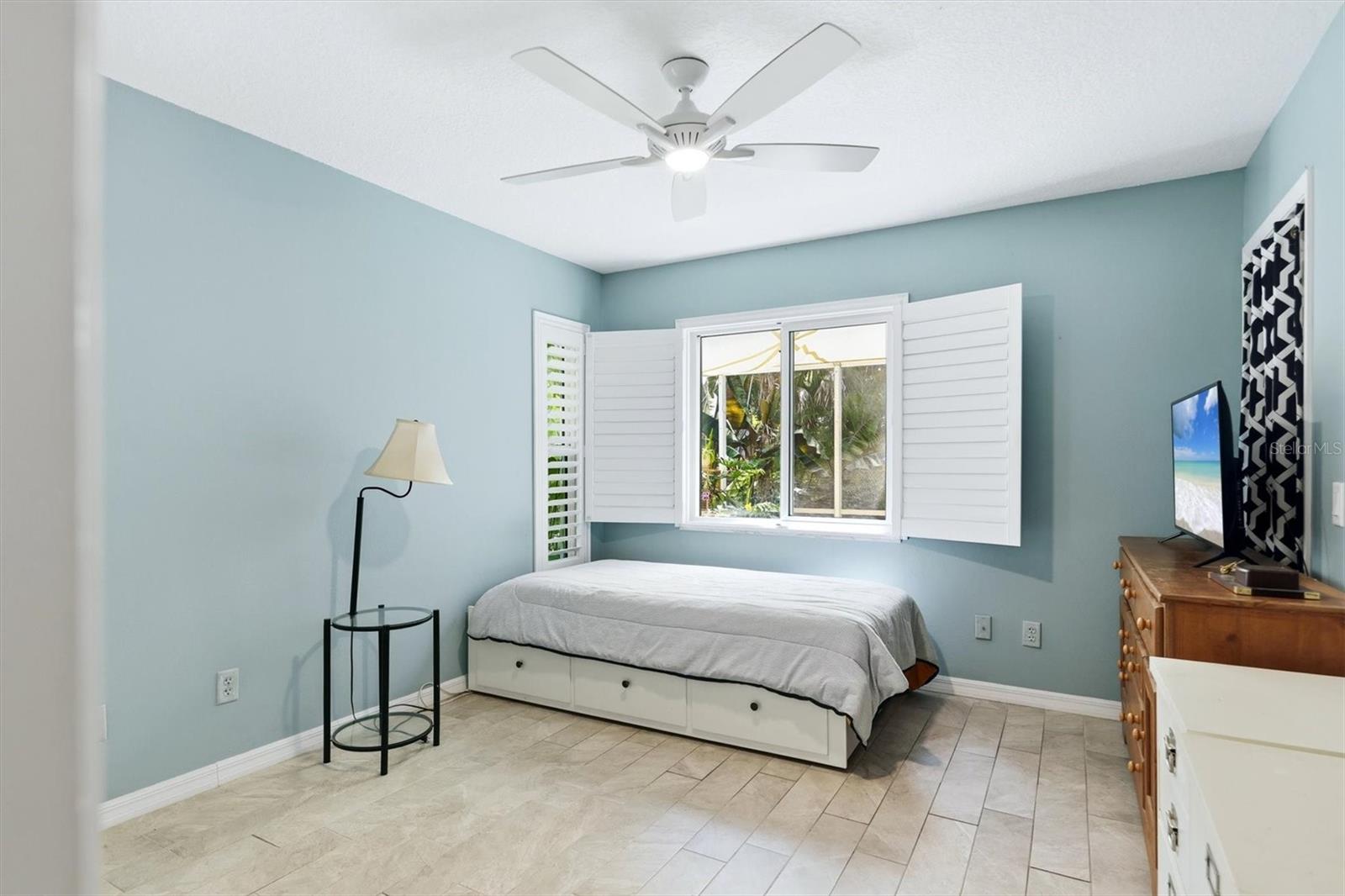 Listing photo id 16 for 5723 Garden Lakes Palm