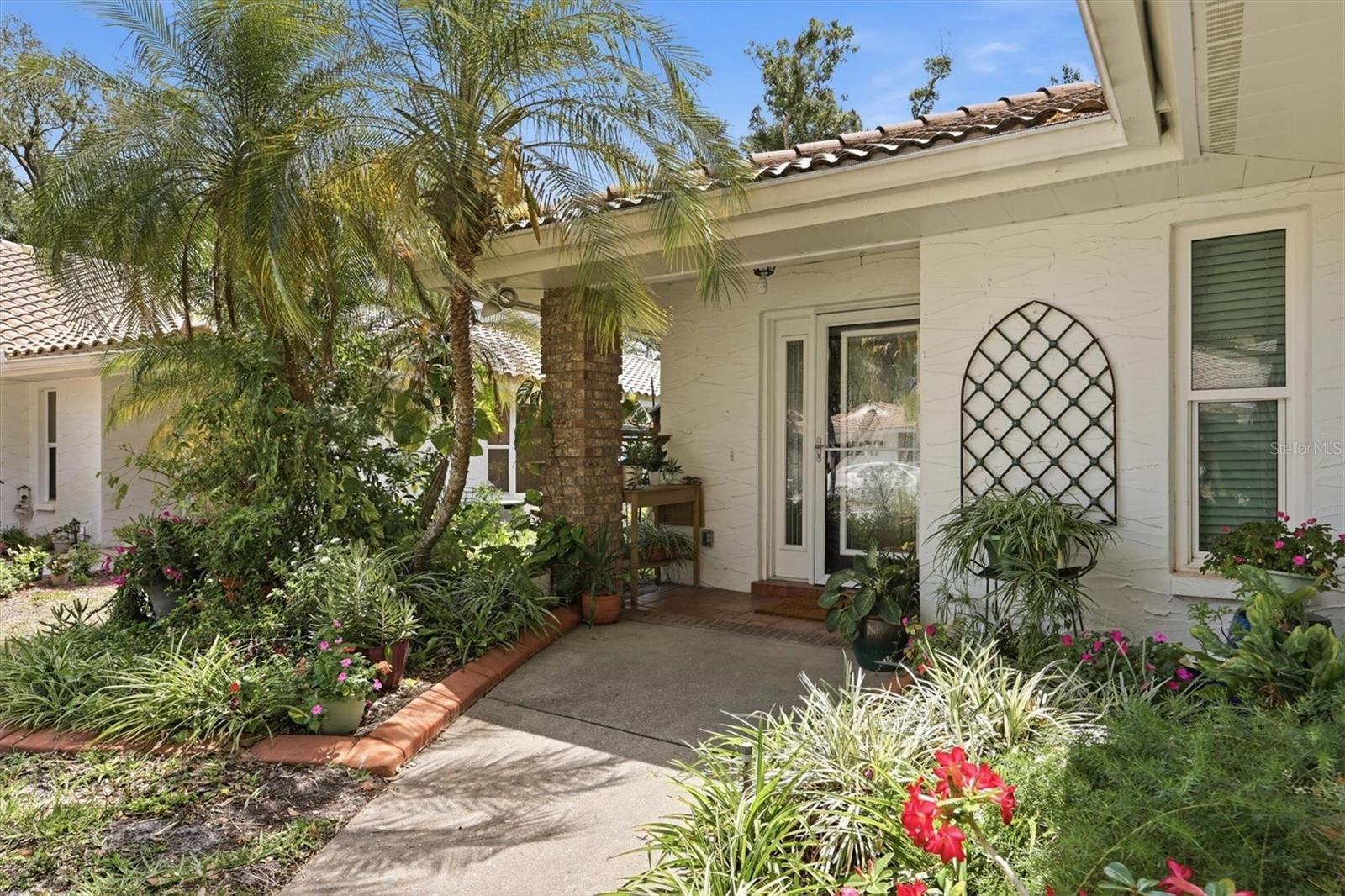 Listing photo id 0 for 5723 Garden Lakes Palm
