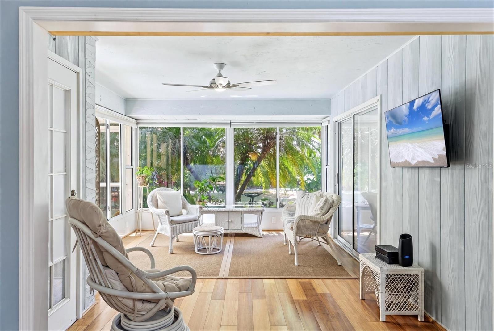 Listing photo id 18 for 5723 Garden Lakes Palm
