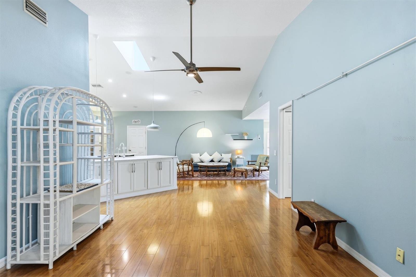 Listing photo id 4 for 5723 Garden Lakes Palm