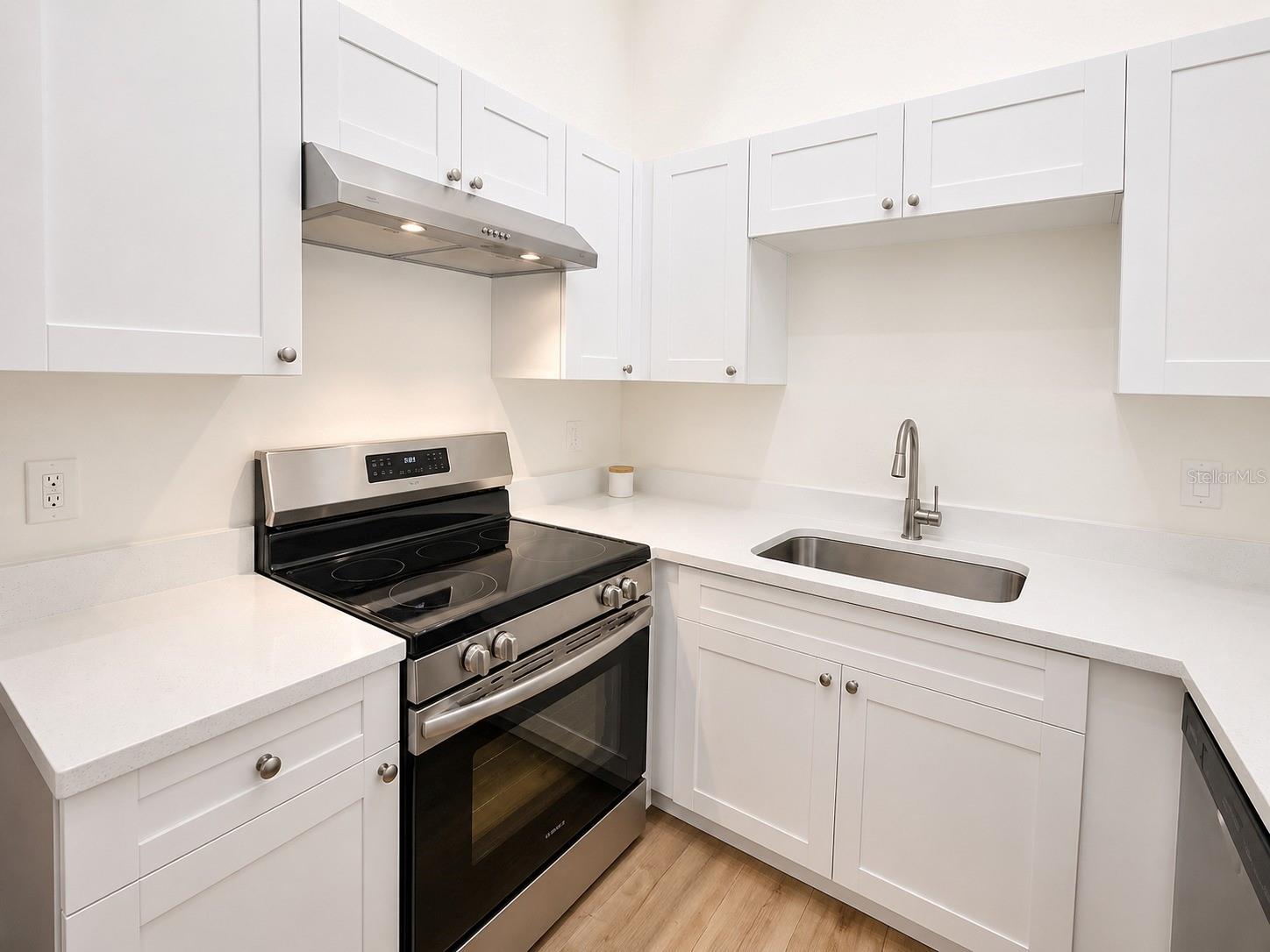 Image 10 of 23 For 607 Westland Avenue 19
