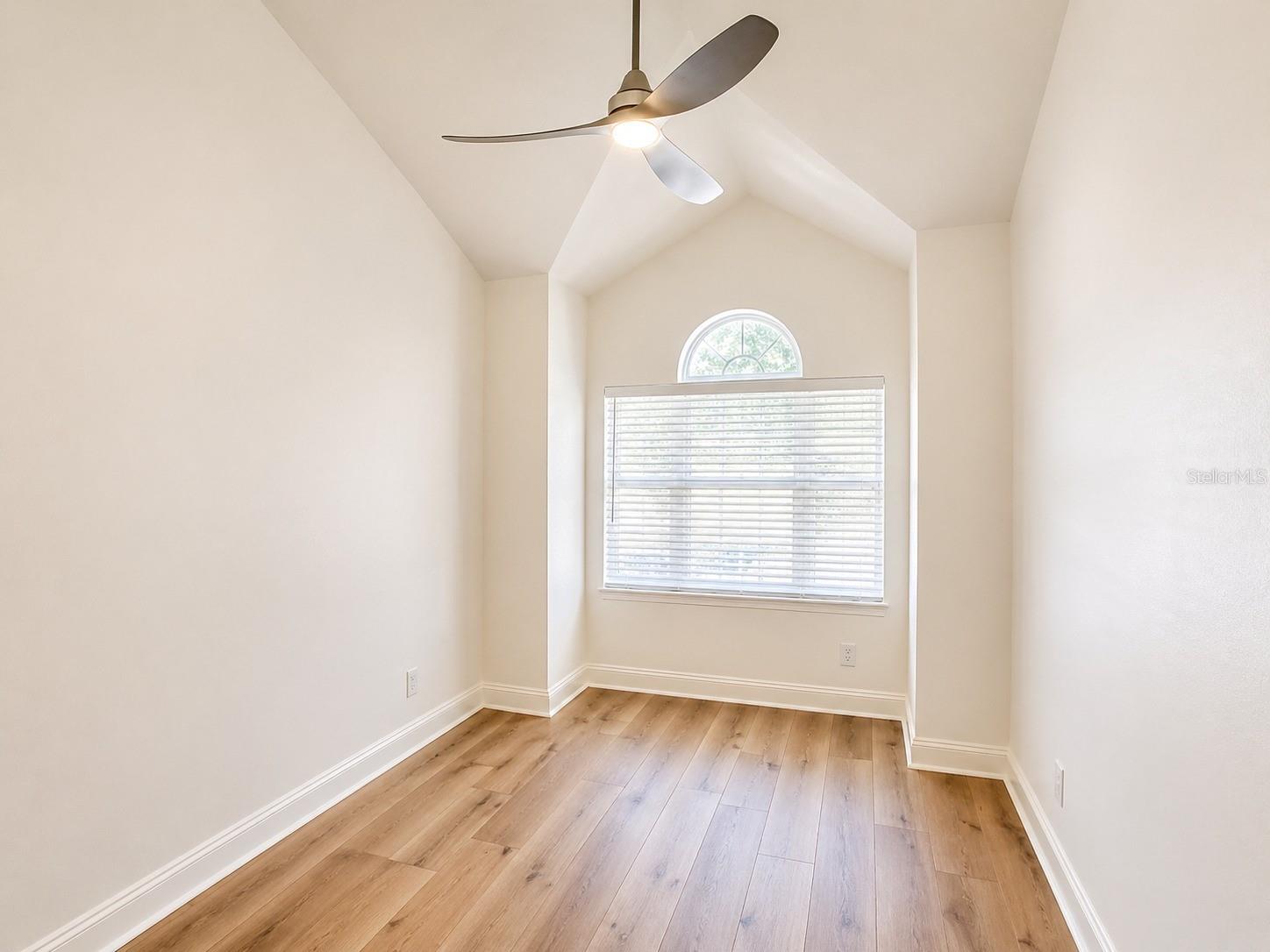 Image 18 of 23 For 607 Westland Avenue 19