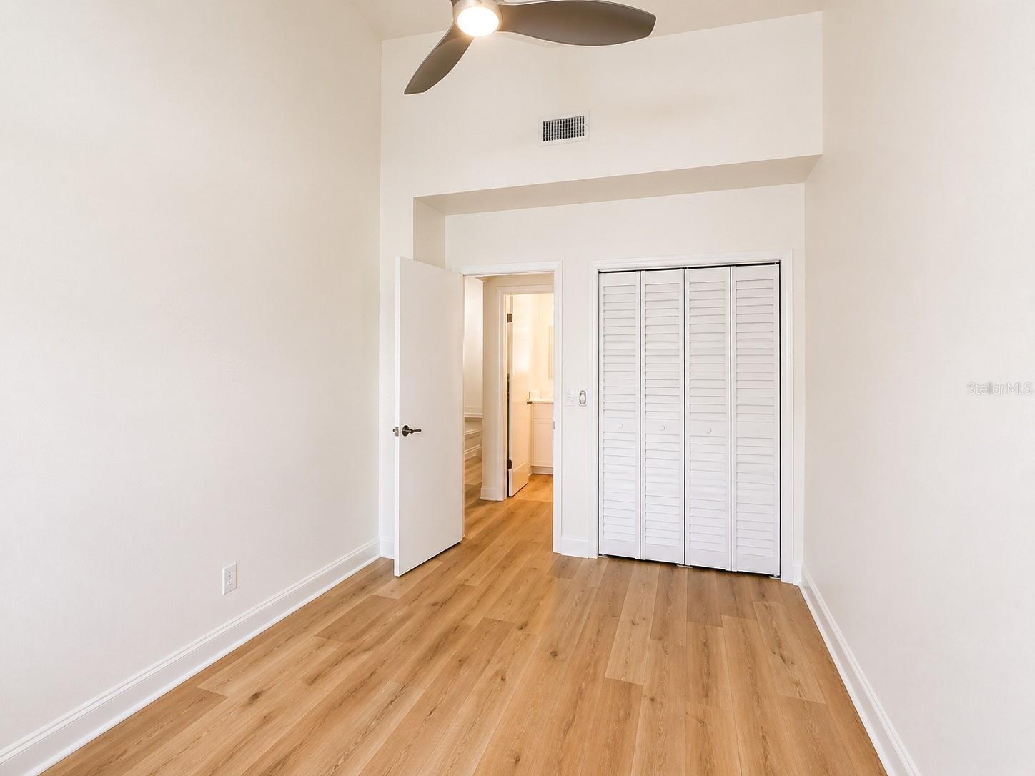 Image 19 of 23 For 607 Westland Avenue 19