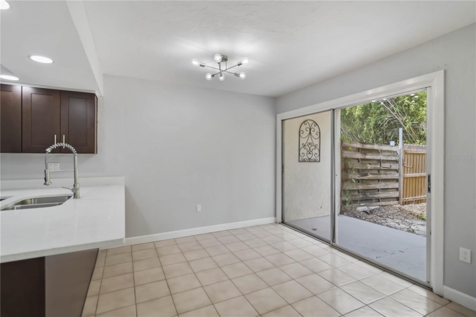 Image 11 of 37 For 1125 Longfellow Way 125-b
