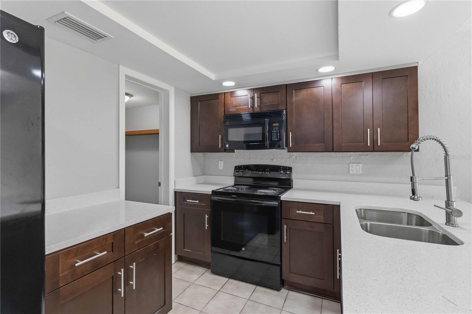 Image 13 of 37 For 1125 Longfellow Way 125-b