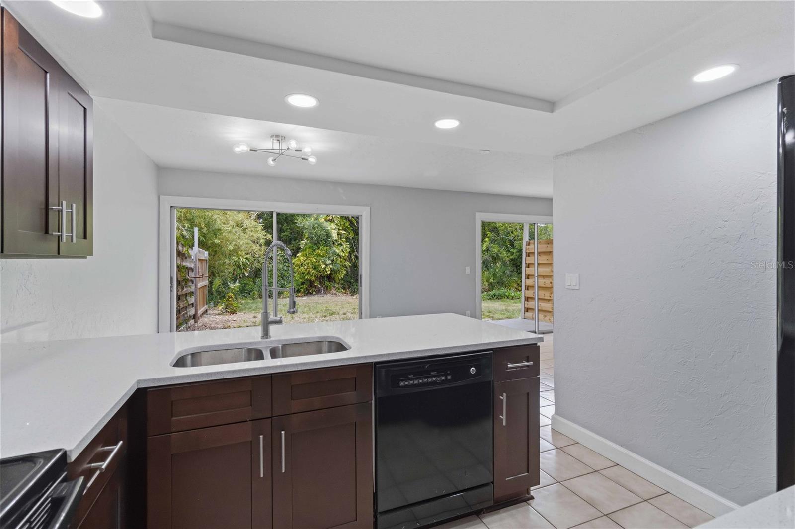 Image 14 of 37 For 1125 Longfellow Way 125-b