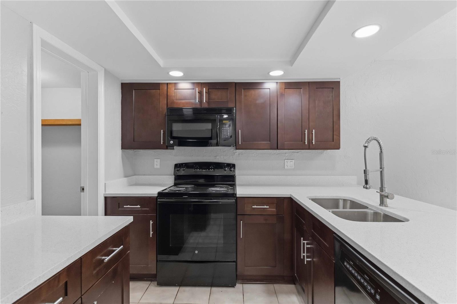 Image 15 of 37 For 1125 Longfellow Way 125-b