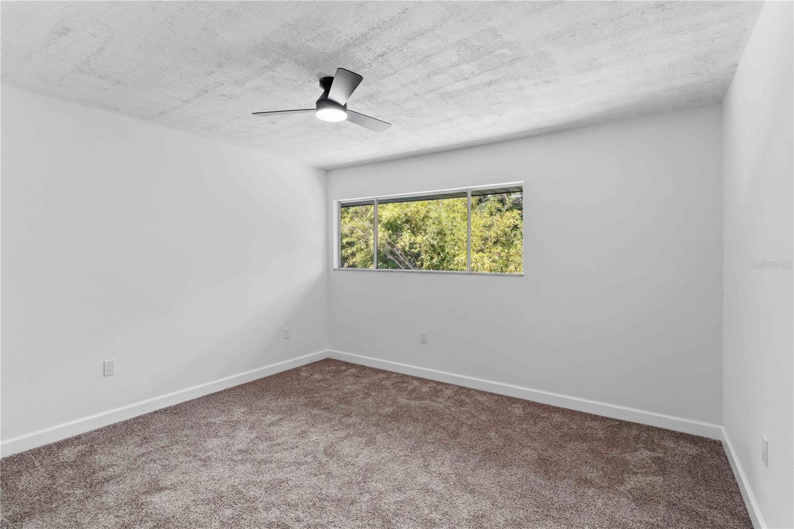 Image 26 of 37 For 1125 Longfellow Way 125-b